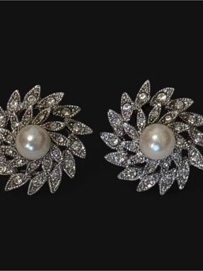 NWOT Pearl Centered Silver-Tone Crystal Flower Clip On Earrings
